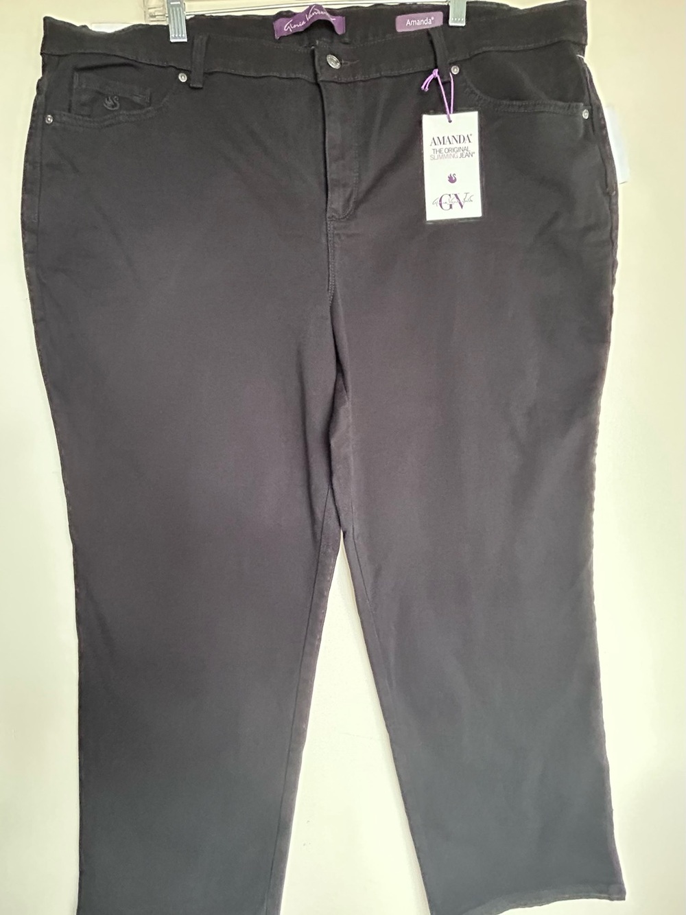 Gloria Vanderbilt Women’s Amanda Original Slimming Jeans 22WS